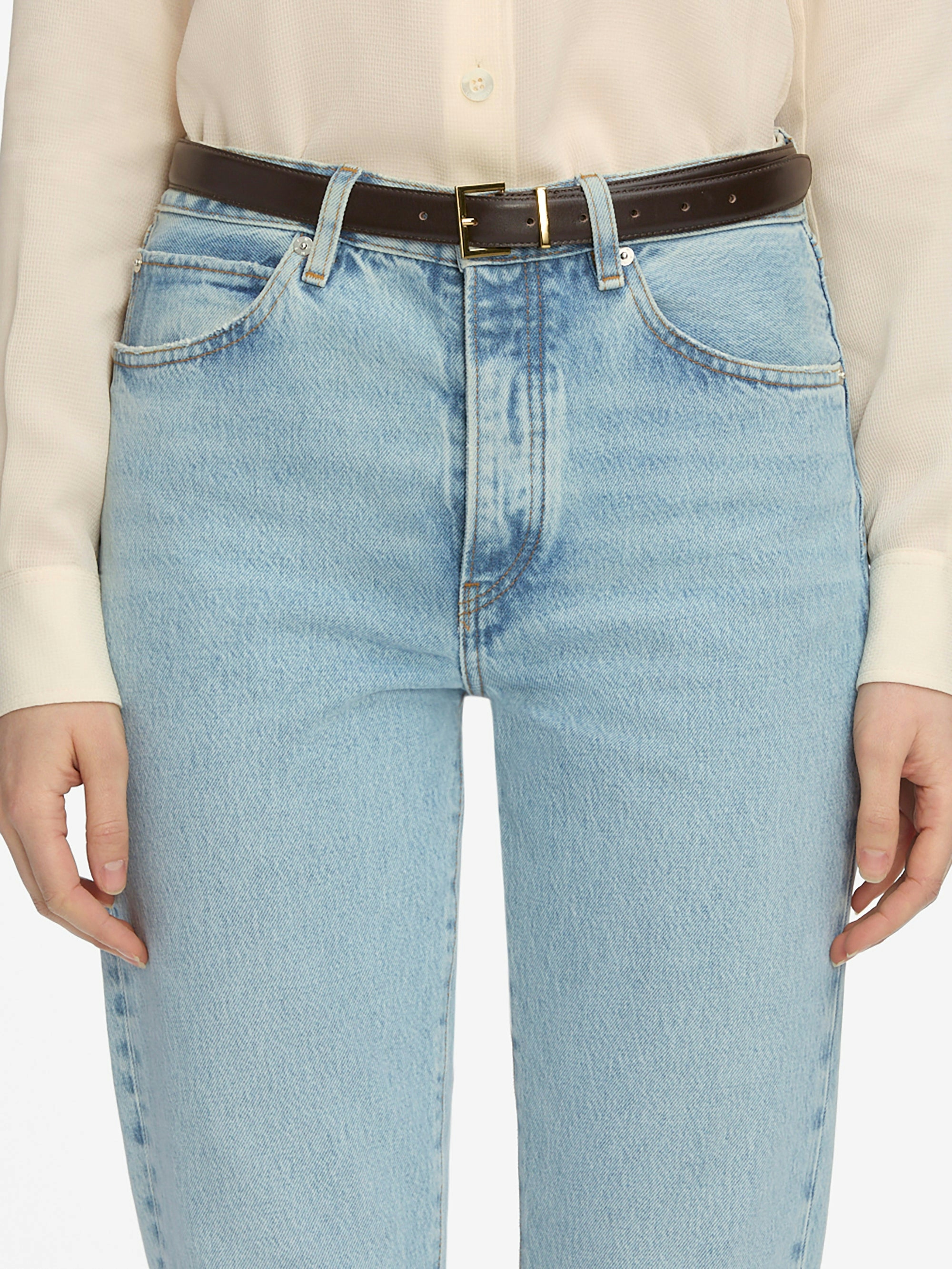 jeans front detail image alt:fit1